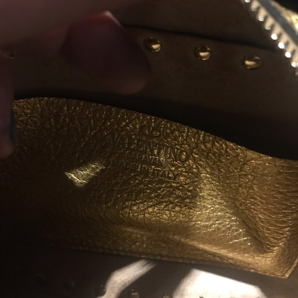 Valentino
Platinum GldLeather Rockstud ShoulderBag - Picture 3 of 5